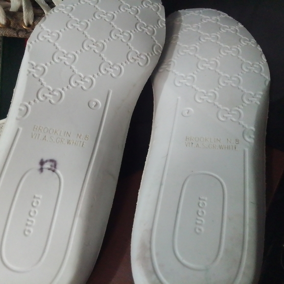 Gucci men's GG Ace Supreme Bees Sneakers - Picture 7 of 11